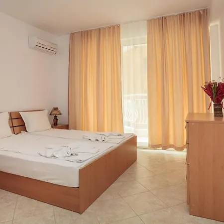 Aparthotel Silver Springs Sluneční pobřeží